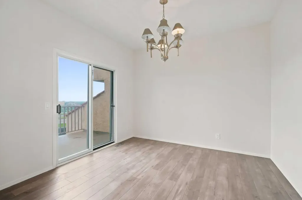5810 Patina Drive SW Calgary AB T3H 2Y6