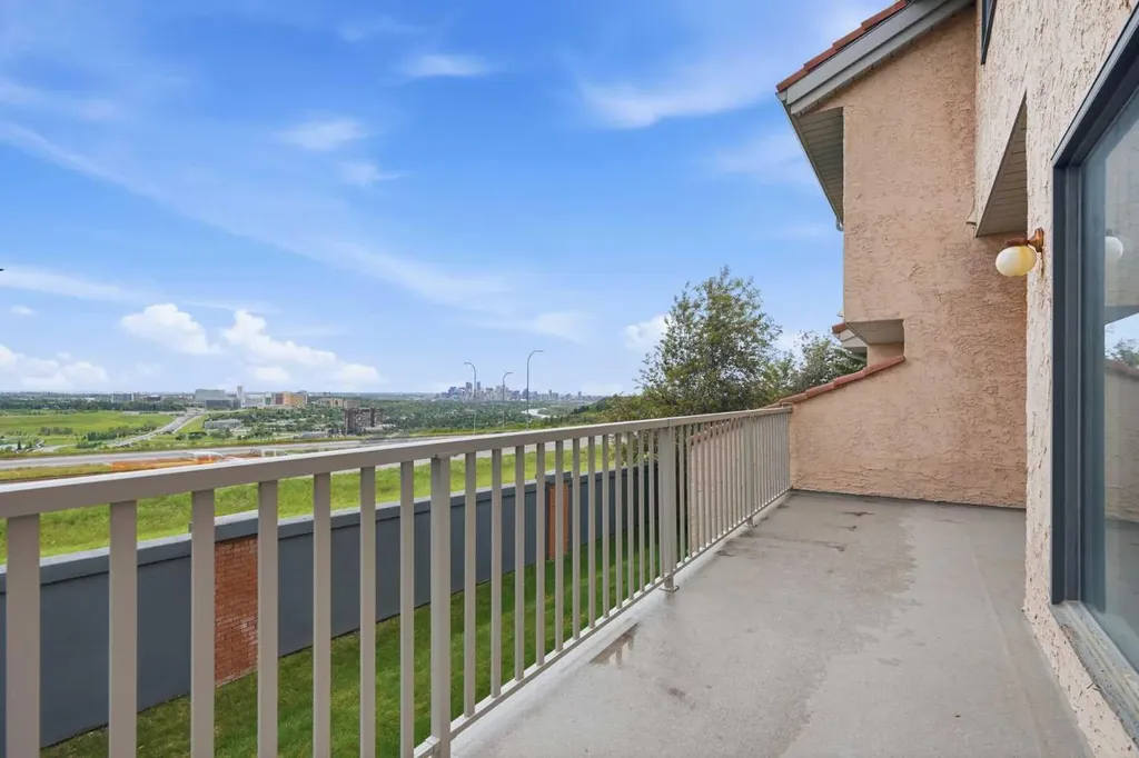 5810 Patina Drive SW Calgary AB T3H 2Y6