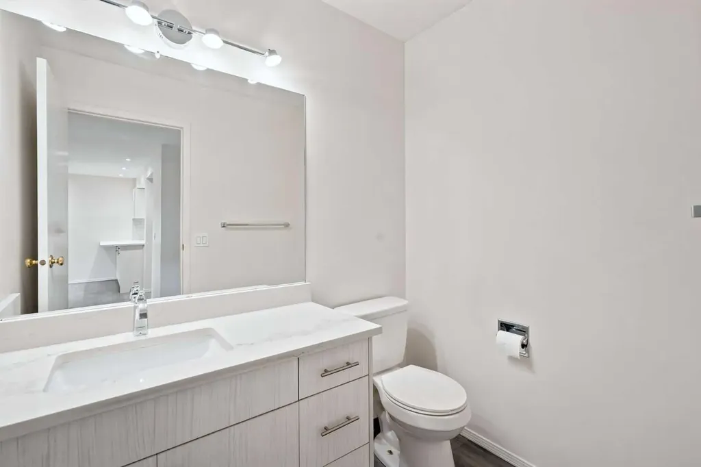 5810 Patina Drive SW Calgary AB T3H 2Y6