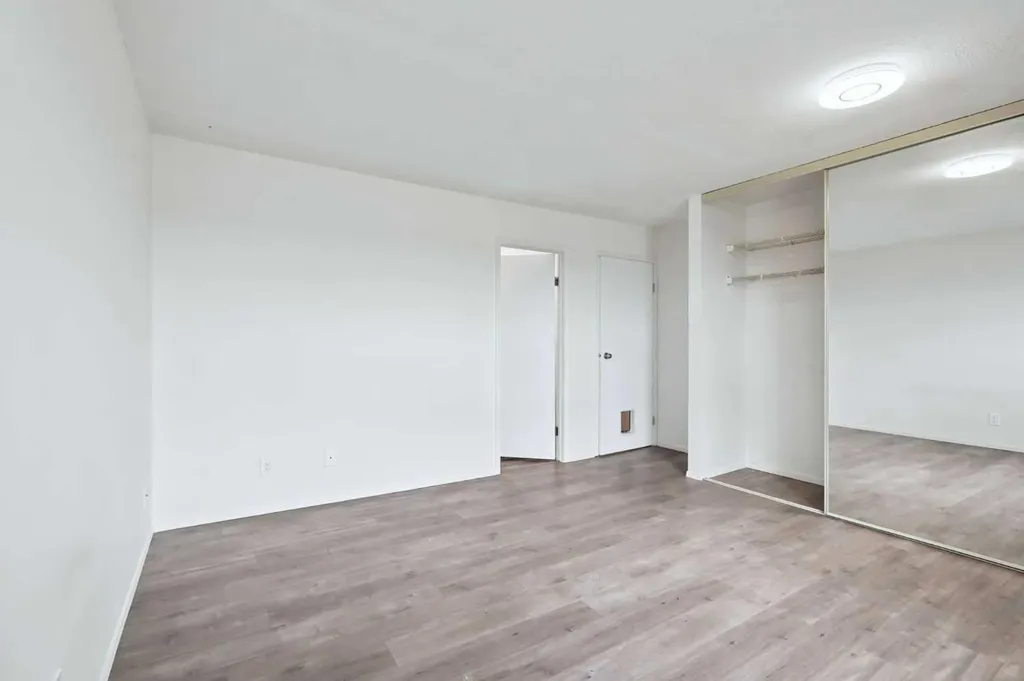 5810 Patina Drive SW Calgary AB T3H 2Y6
