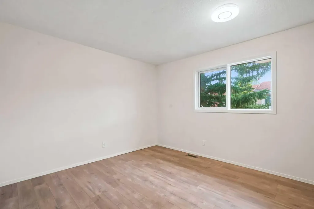 5810 Patina Drive SW Calgary AB T3H 2Y6