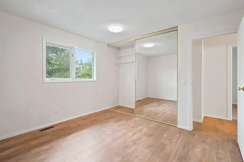 5810 Patina Drive SW Calgary AB T3H 2Y6