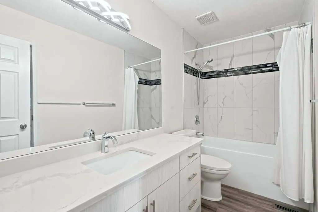 5810 Patina Drive SW Calgary AB T3H 2Y6
