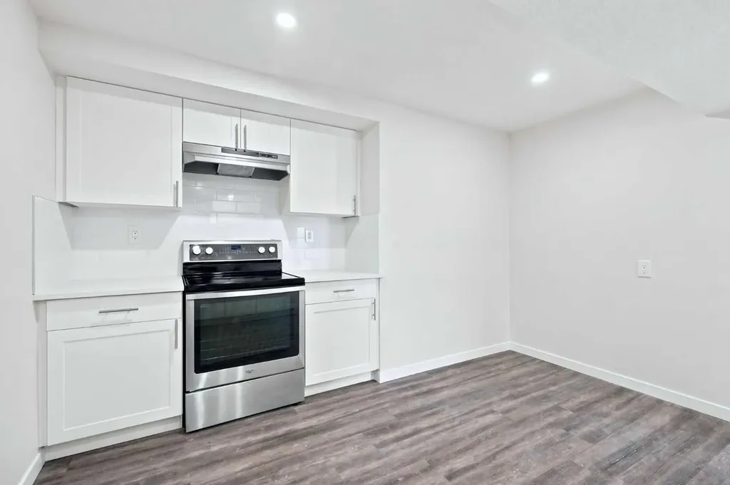 5810 Patina Drive SW Calgary AB T3H 2Y6