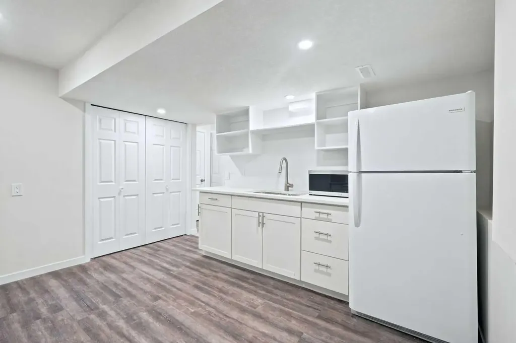 5810 Patina Drive SW Calgary AB T3H 2Y6