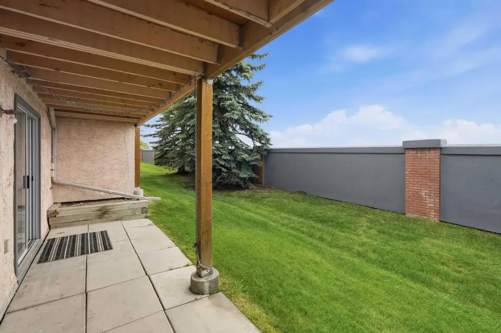 5810 Patina Drive SW Calgary AB T3H 2Y6