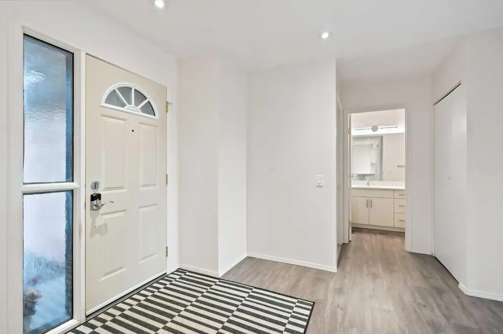 5810 Patina Drive SW Calgary AB T3H 2Y6