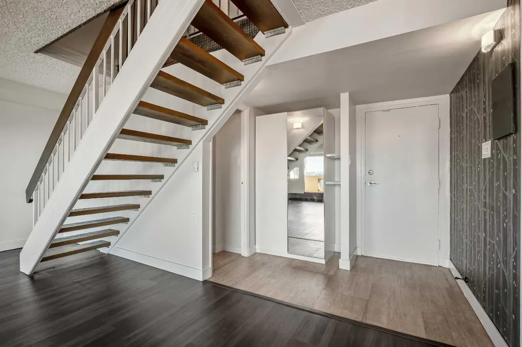 221 6 Avenue SE Calgary AB T2G 4Z9