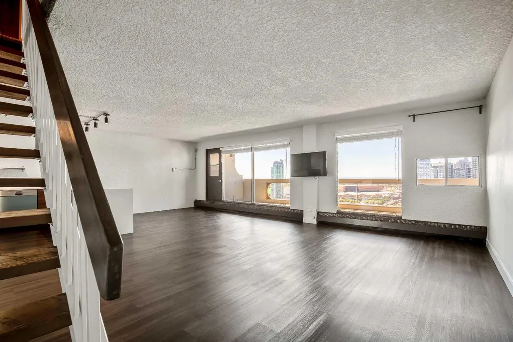 221 6 Avenue SE Calgary AB T2G 4Z9