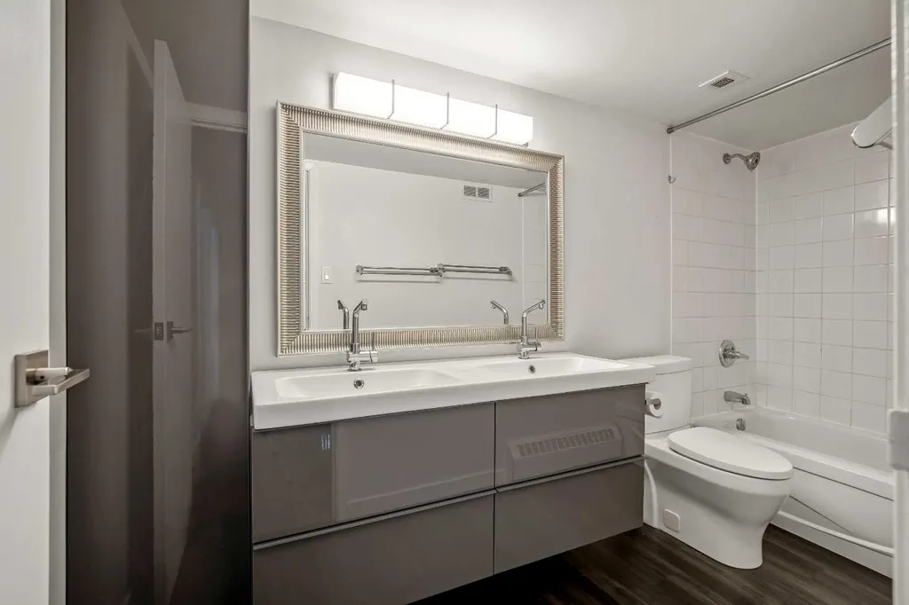 221 6 Avenue SE Calgary AB T2G 4Z9