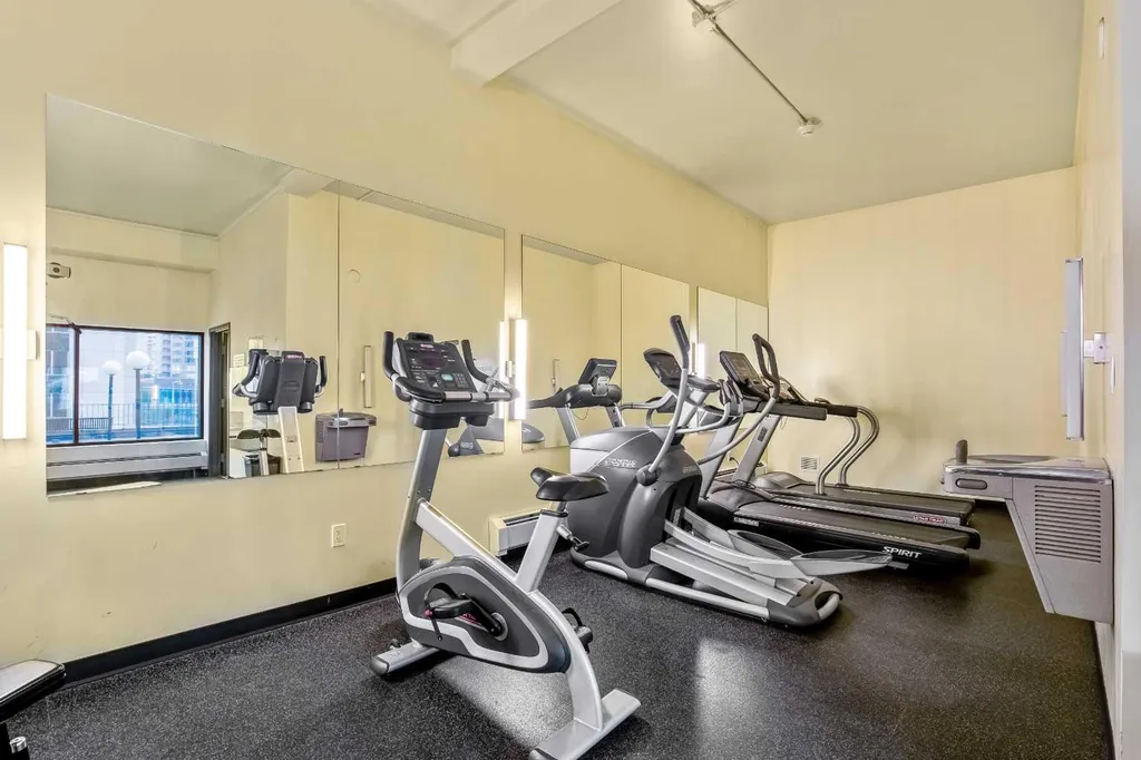 221 6 Avenue SE Calgary AB T2G 4Z9