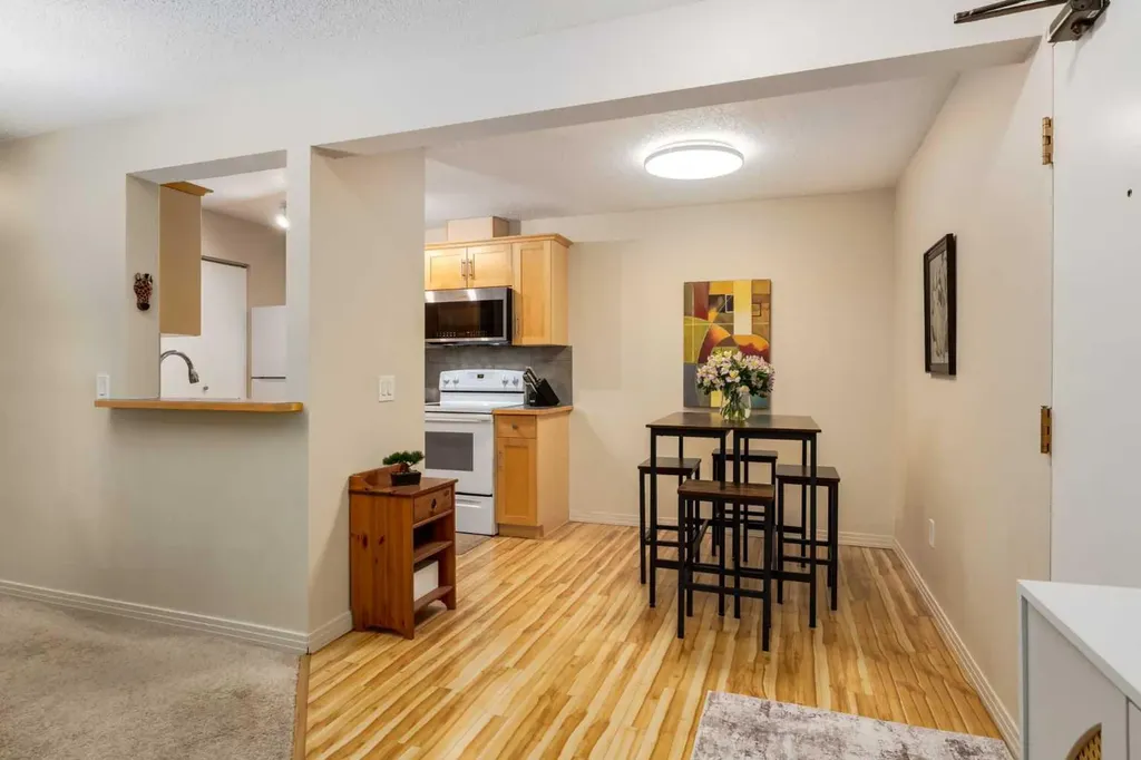 13045 6 Street SW Calgary AB T2W 5H1