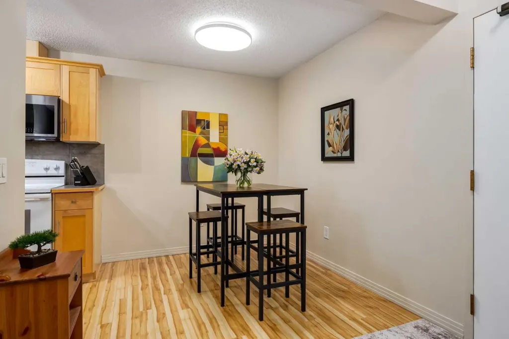 13045 6 Street SW Calgary AB T2W 5H1