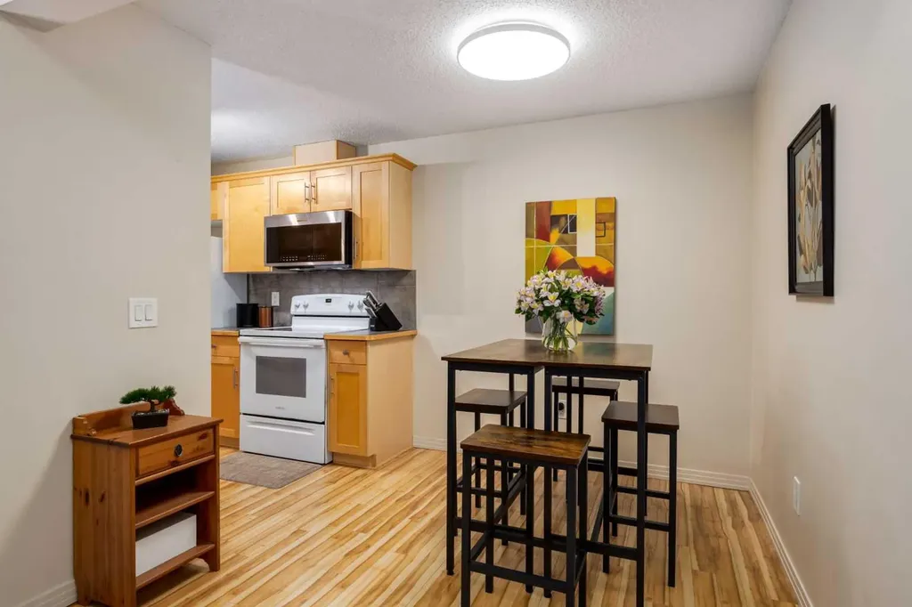 13045 6 Street SW Calgary AB T2W 5H1