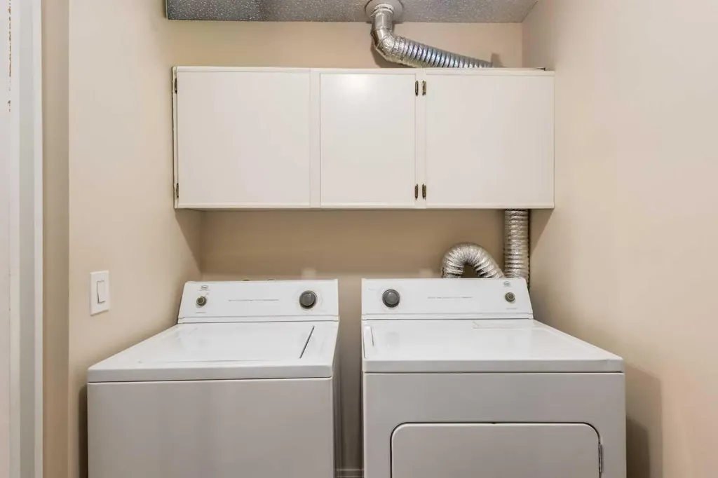 13045 6 Street SW Calgary AB T2W 5H1