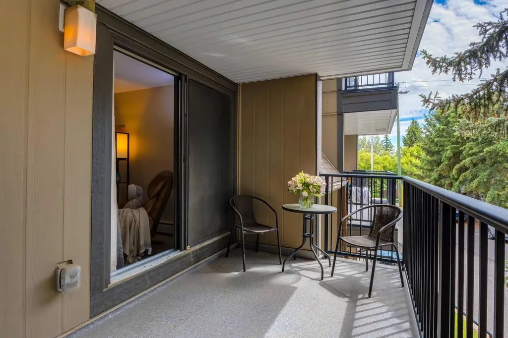13045 6 Street SW Calgary AB T2W 5H1
