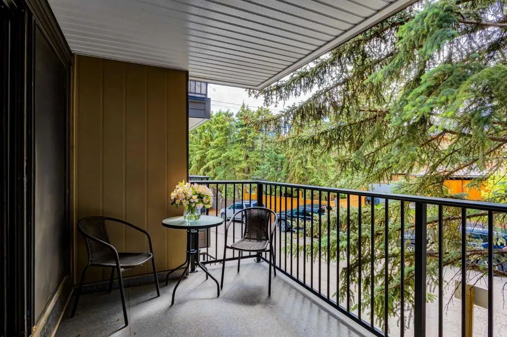 13045 6 Street SW Calgary AB T2W 5H1