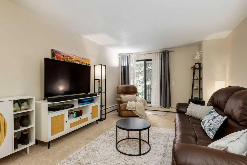 13045 6 Street SW Calgary AB T2W 5H1