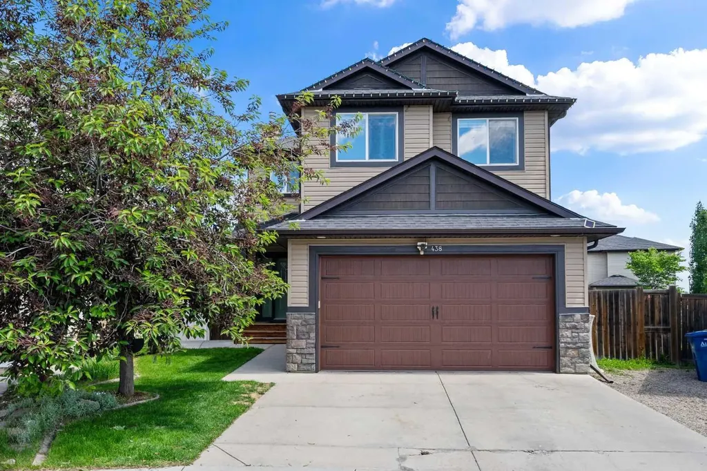438 Luxstone Green SW Airdrie AB T4B 0A5