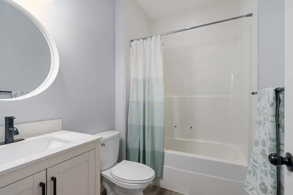 438 Luxstone Green SW Airdrie AB T4B 0A5