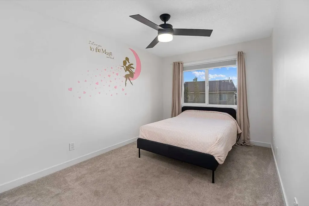 438 Luxstone Green SW Airdrie AB T4B 0A5