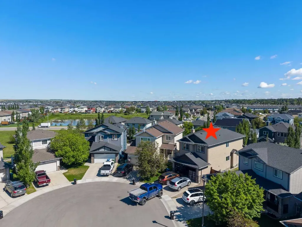 438 Luxstone Green SW Airdrie AB T4B 0A5
