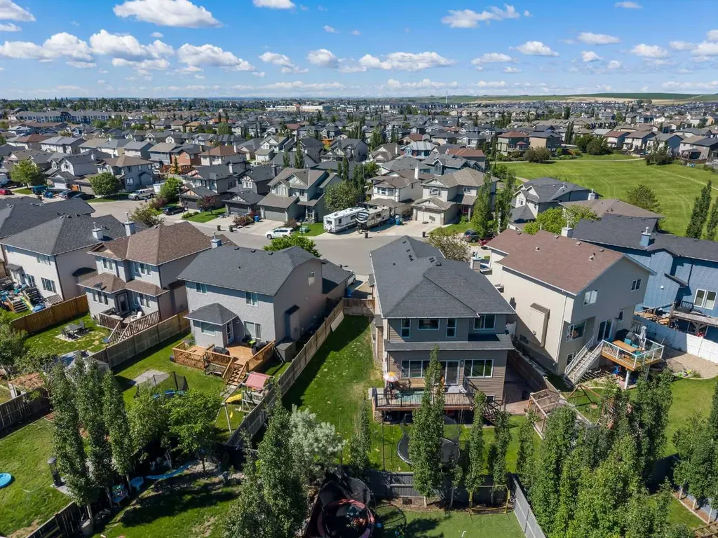 438 Luxstone Green SW Airdrie AB T4B 0A5