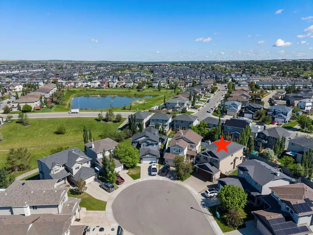 438 Luxstone Green SW Airdrie AB T4B 0A5