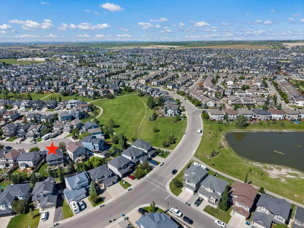 438 Luxstone Green SW Airdrie AB T4B 0A5