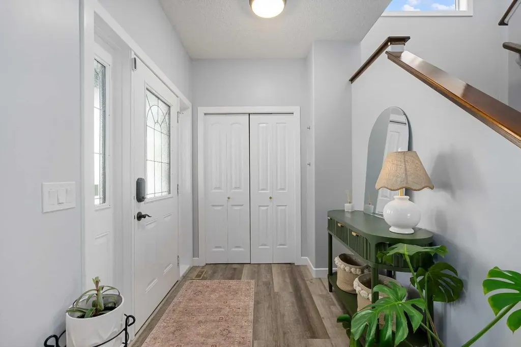 438 Luxstone Green SW Airdrie AB T4B 0A5
