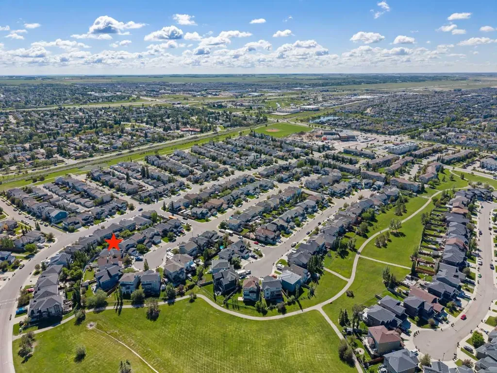438 Luxstone Green SW Airdrie AB T4B 0A5