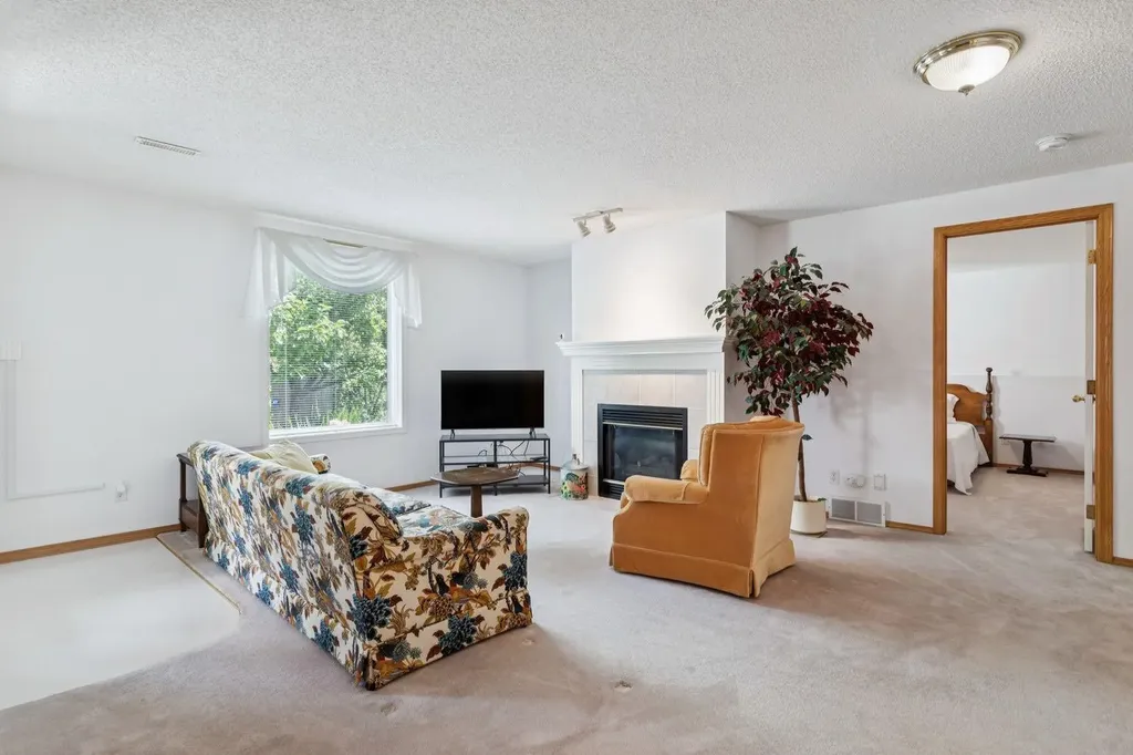 614 Sierra Madre Court SW Calgary AB T3H 3M5