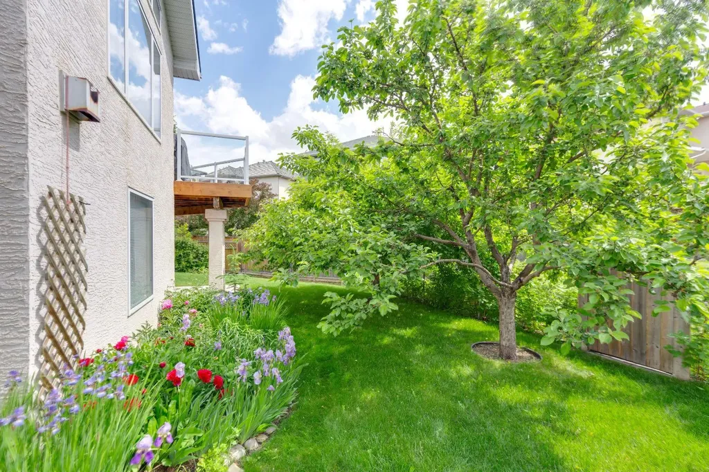 614 Sierra Madre Court SW Calgary AB T3H 3M5