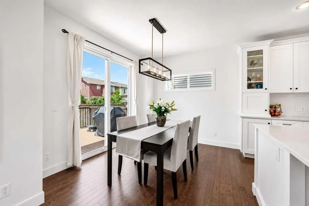 275 Aspen Hills Close SW Calgary AB T3H 0C8