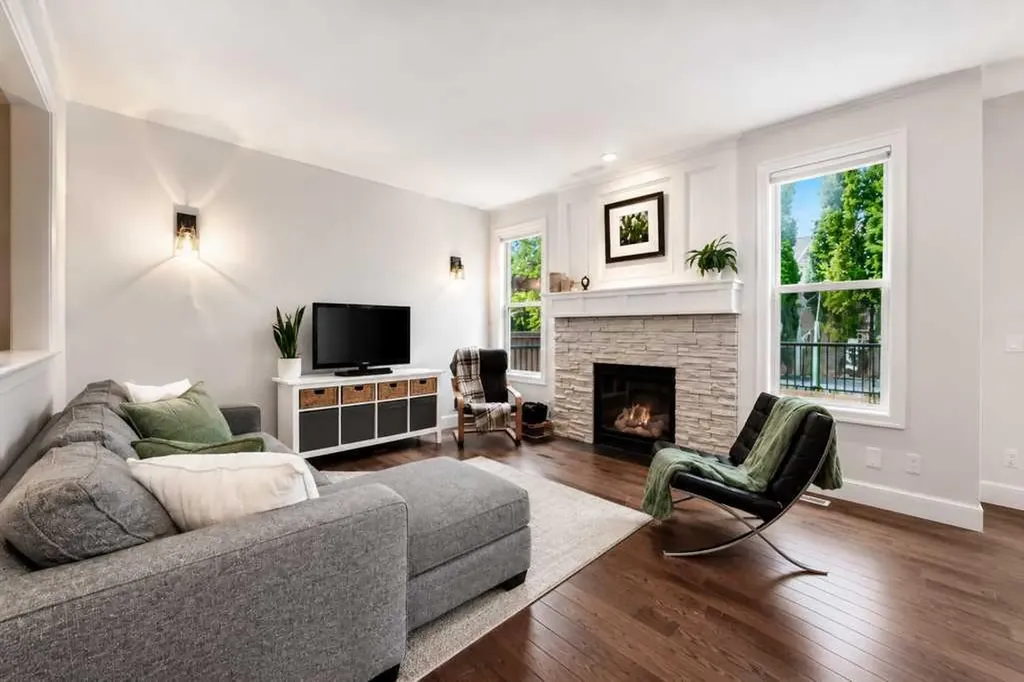 275 Aspen Hills Close SW Calgary AB T3H 0C8