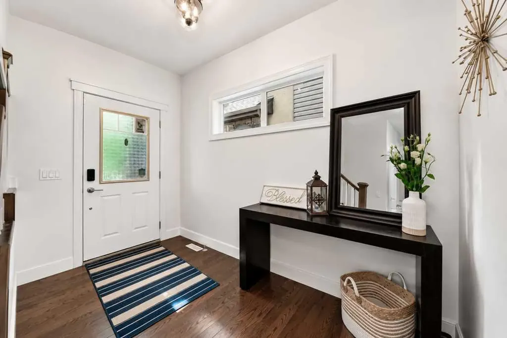 275 Aspen Hills Close SW Calgary AB T3H 0C8