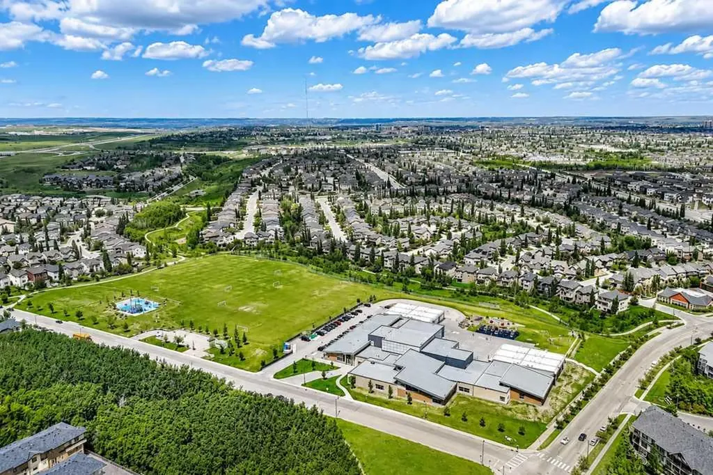 275 Aspen Hills Close SW Calgary AB T3H 0C8