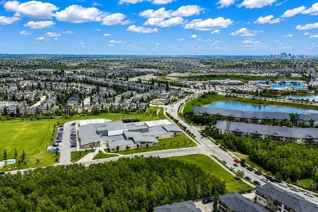 275 Aspen Hills Close SW Calgary AB T3H 0C8
