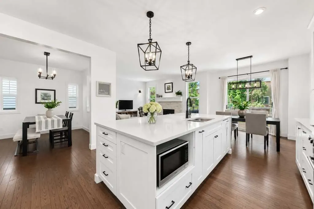 275 Aspen Hills Close SW Calgary AB T3H 0C8