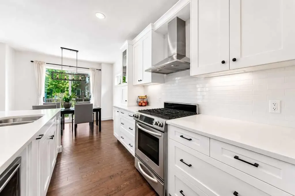 275 Aspen Hills Close SW Calgary AB T3H 0C8