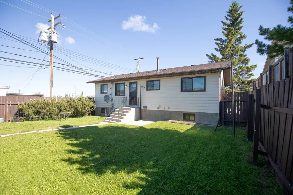 4833 49 Street Olds AB T4H 1E3