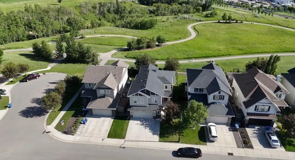 135 Drake Landing View Okotoks AB T1S 0A1