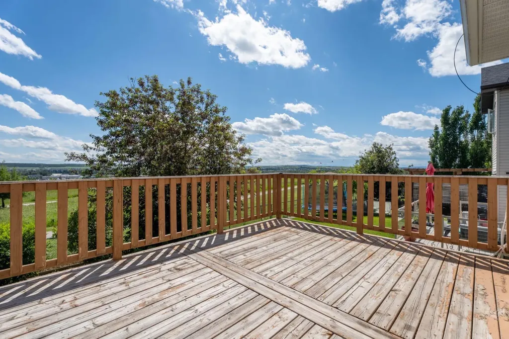 135 Drake Landing View Okotoks AB T1S 0A1