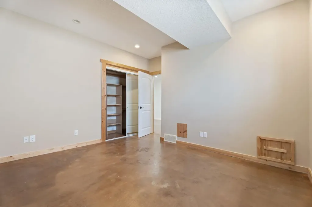 135 Drake Landing View Okotoks AB T1S 0A1