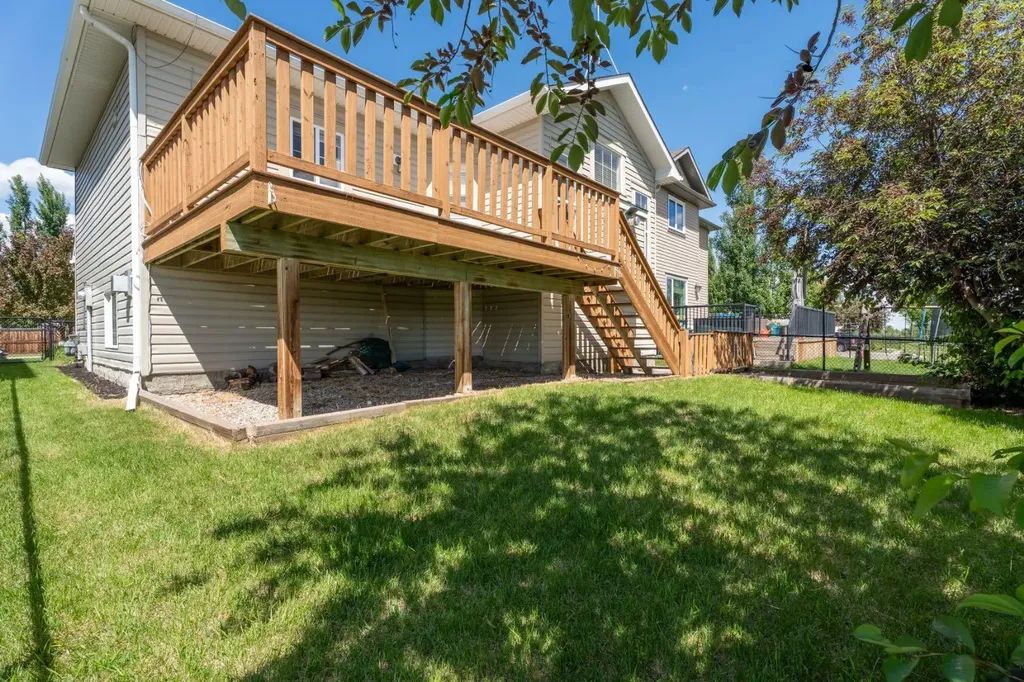 135 Drake Landing View Okotoks AB T1S 0A1
