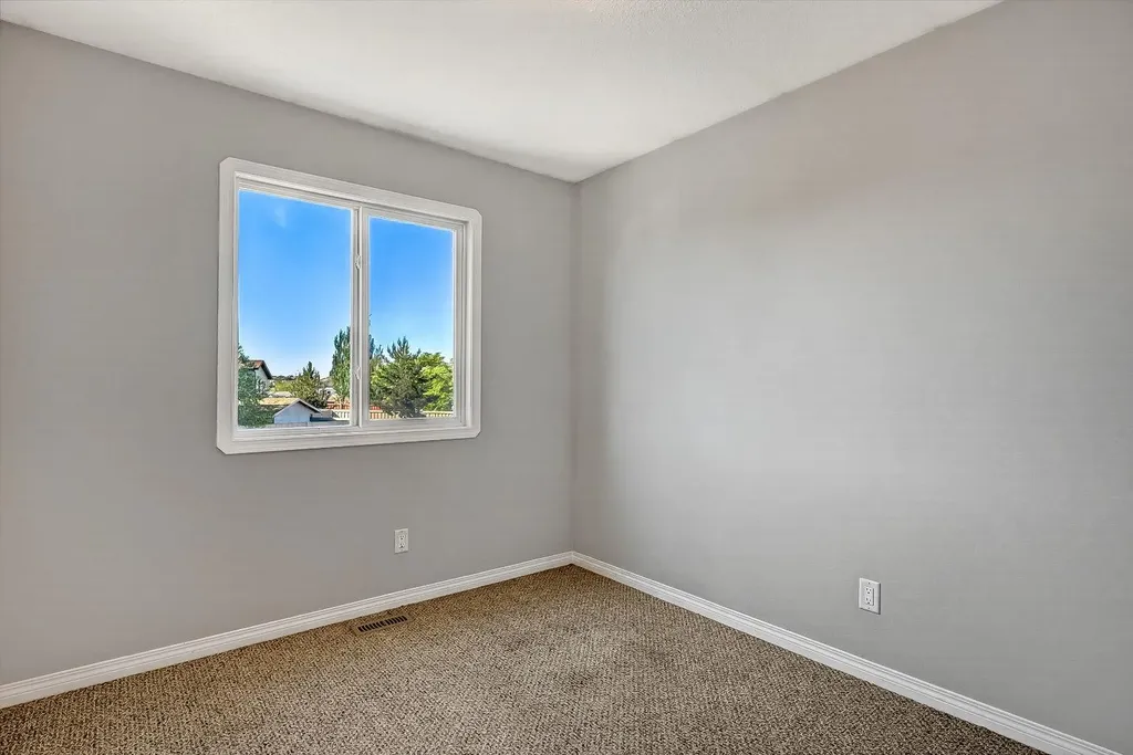 9021 95 Avenue Grande Prairie AB T8X1V3