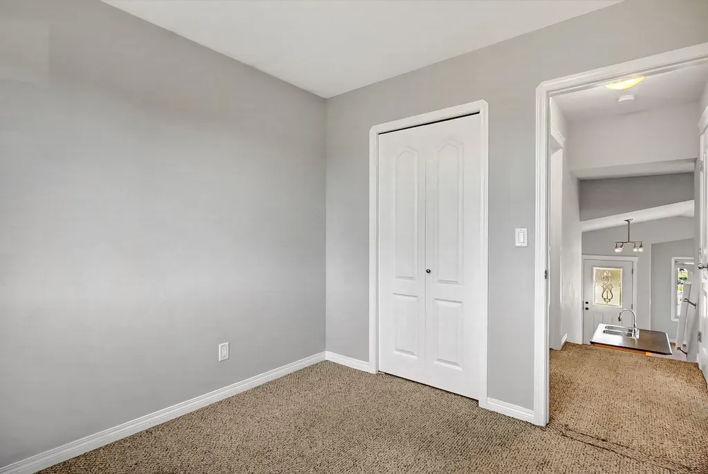 9021 95 Avenue Grande Prairie AB T8X1V3