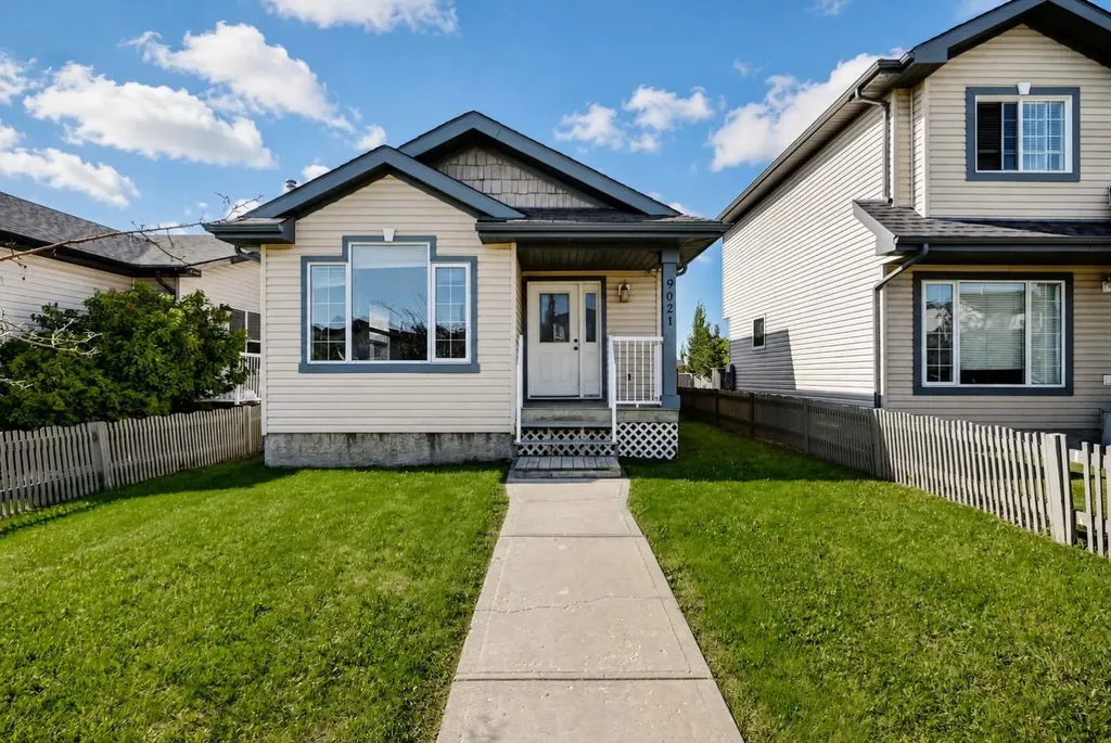 9021 95 Avenue Grande Prairie AB T8X1V3
