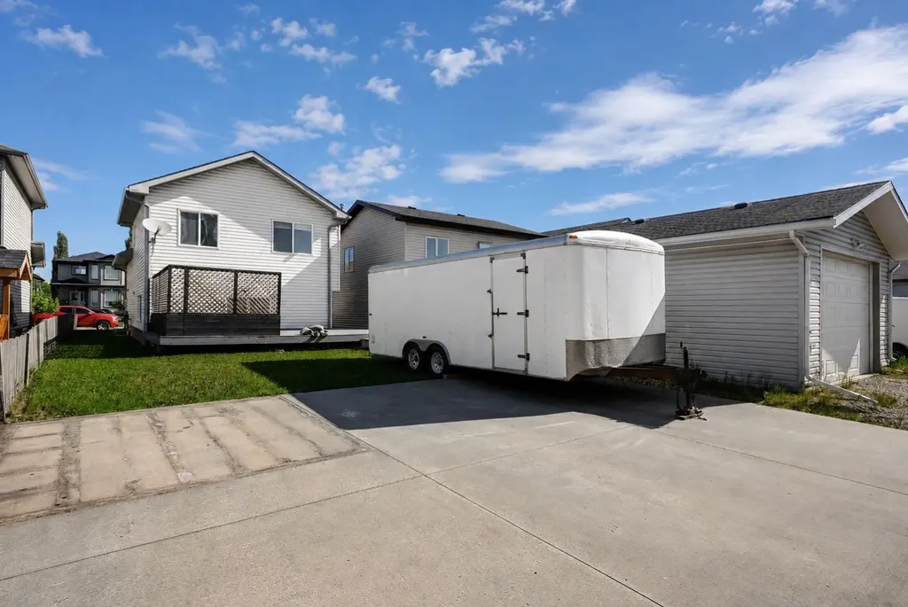 9021 95 Avenue Grande Prairie AB T8X1V3