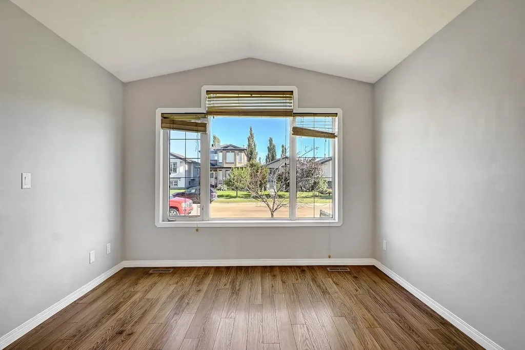 9021 95 Avenue Grande Prairie AB T8X1V3